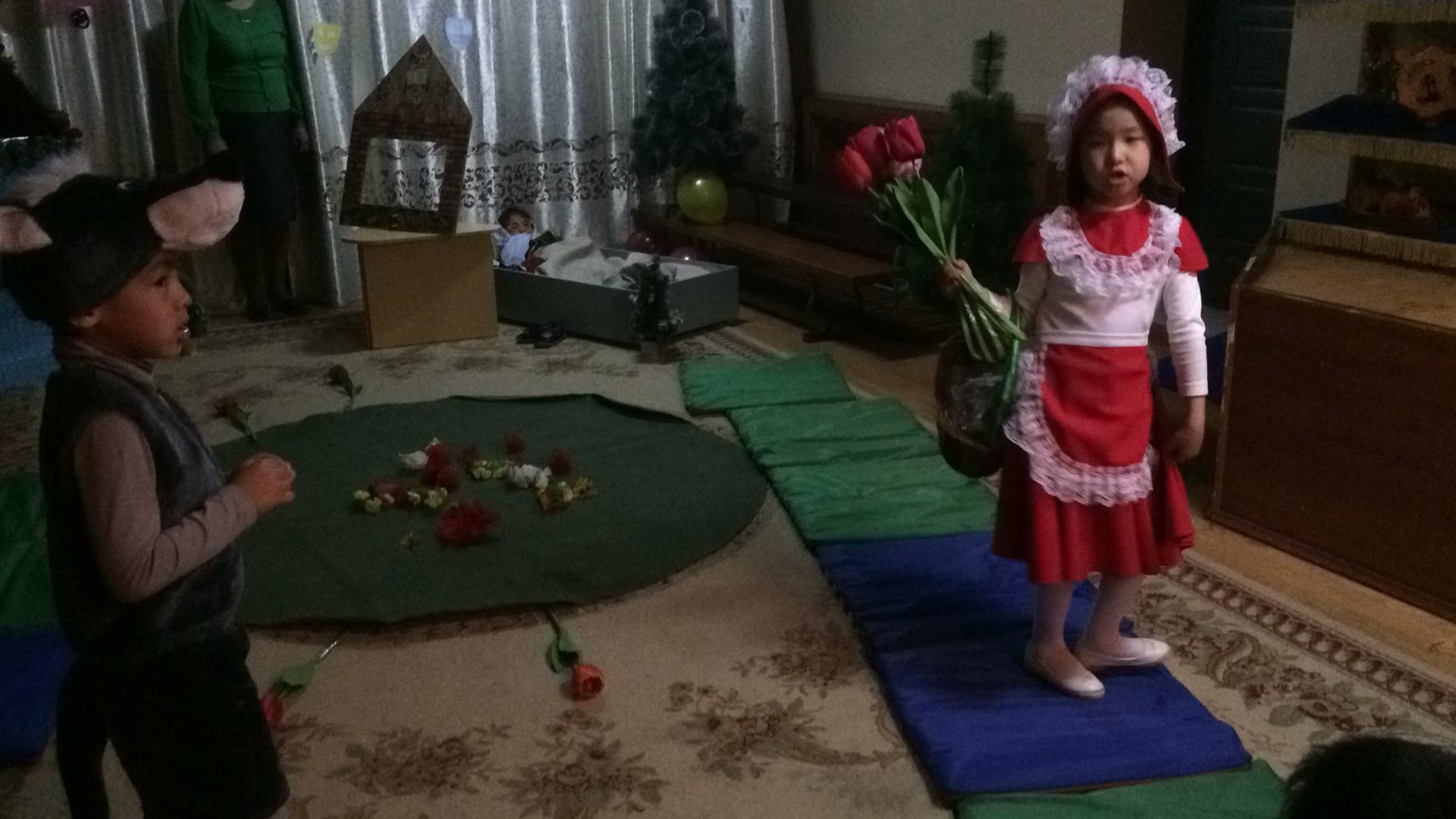 Ересек тобы ашық оқу қызметі "Кім күшті" және "Қызыл телпек"